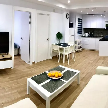 Beach Apartment *